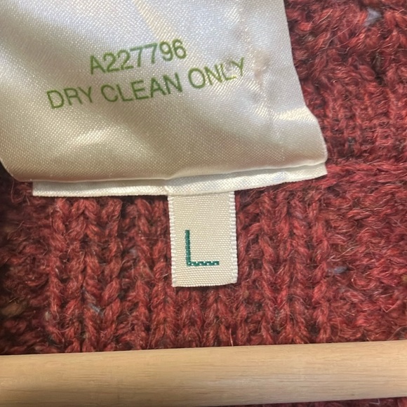 Kilronan Knitwear Wool Made in Ireland Cable Knit Sweater Cardigan in Burgundy - Picture 6 of 7